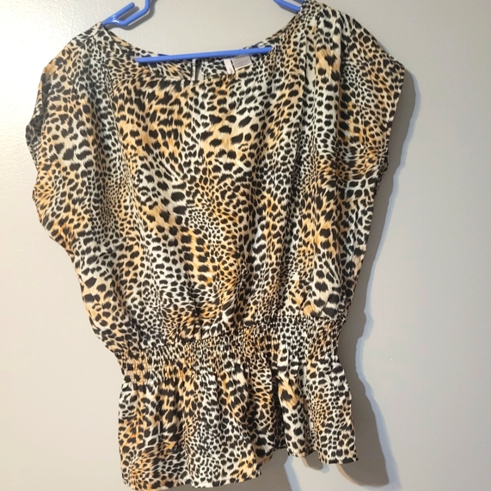 Leopard top/elastic waist